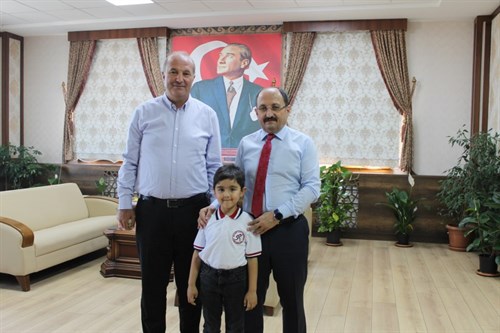 Mehmet Akif İlkokulu Öğrencimiz Mehmet Asaf Yıldırım Kaymakamımızı Ziyaret Etti